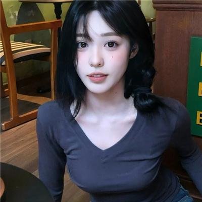 伴游女王